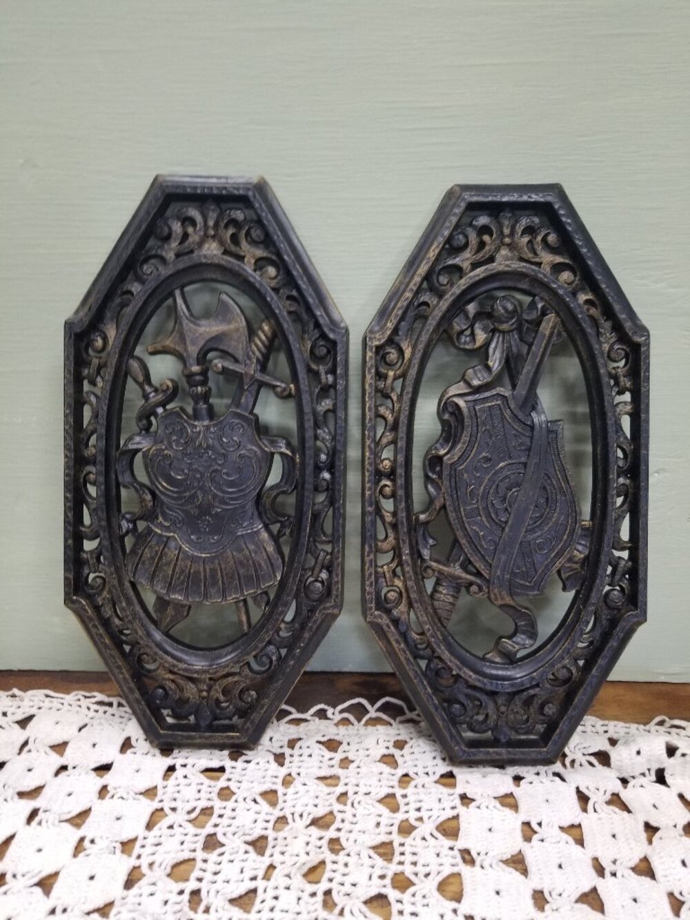 Vintage Homco MCM Medieval Wall Plaques Gothic Black Gold USA